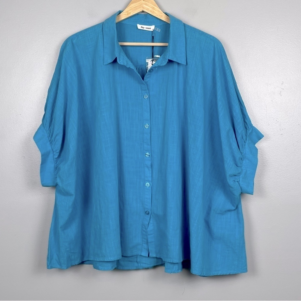 NWT day + moon blue oversized button front boxy shirt, size small.